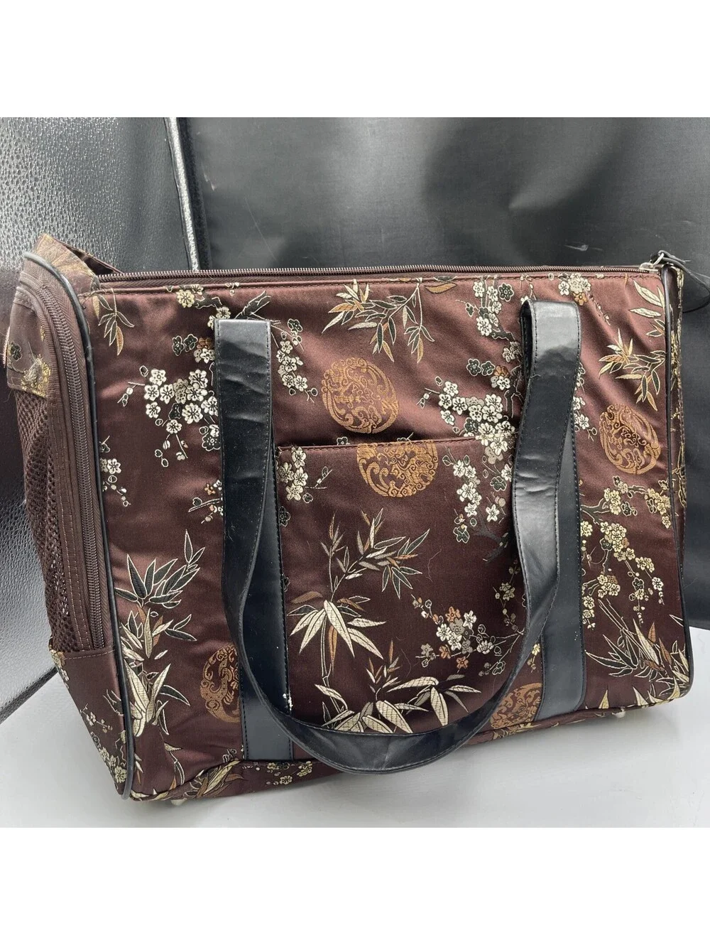 Pet Carrier- Perfect For Small- Medium Pets Pre Owned Travel Bag